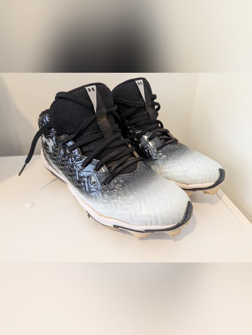 Under Armour Black and White Men's Athletic Cleats